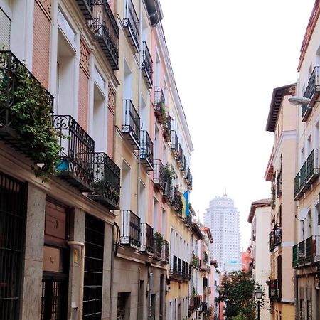 Corrala Con Estilo En Malasana Madrid Buitenkant foto